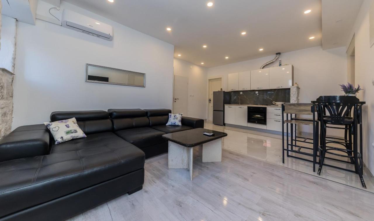 Seafront Apartments Karlo Kaštela المظهر الخارجي الصورة